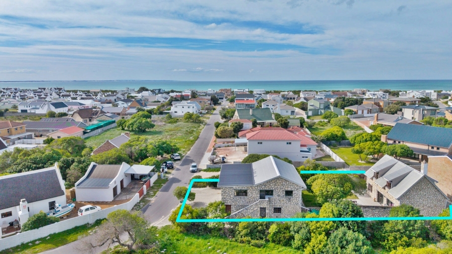 5 Bedroom Property for Sale in Struisbaai Western Cape